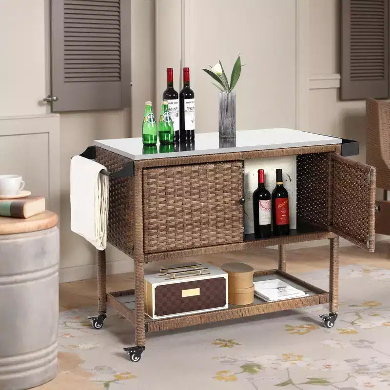 Chariot de bar d'extérieur en osier pour le rangement du vin et des boissons avec plateau en acier inoxydable pour patio, marron, 47,24x20,12x35,04