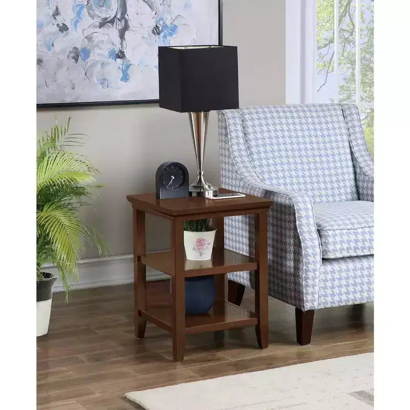 Table d'appoint avec deux étagères de rangement, table d'appoint minimaliste élégante en bois d'hévéa pour l'affichage et l'organisation du salon