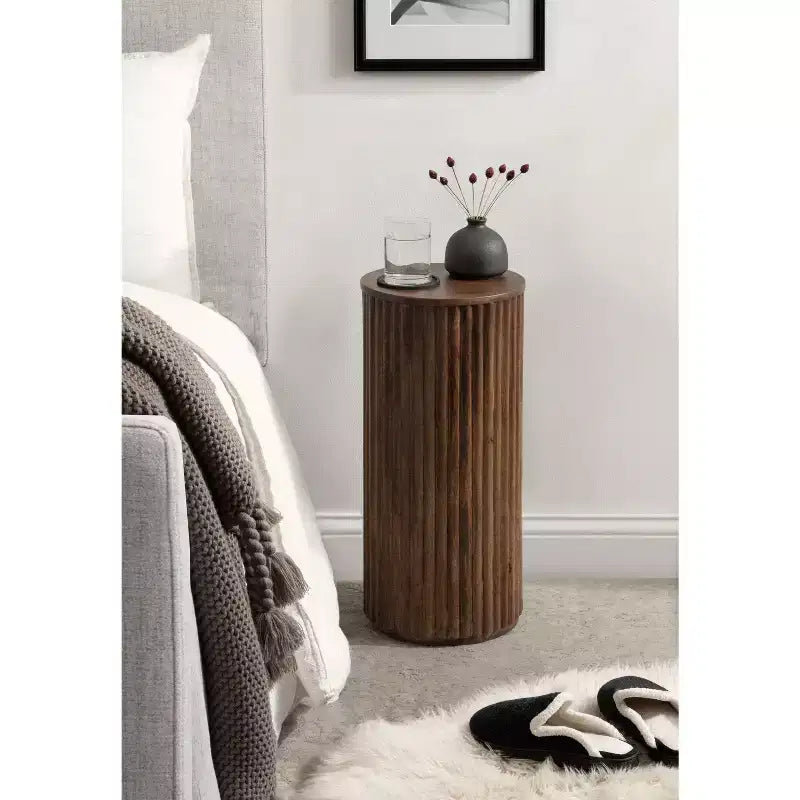 Table d'appoint cannelée en bois