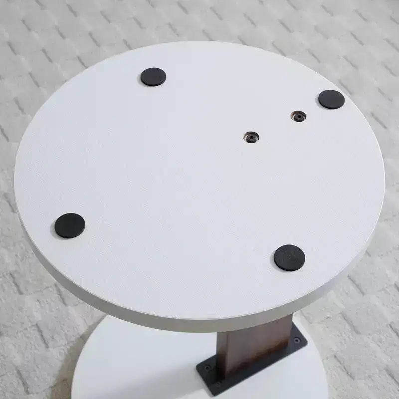 Table d'appoint en bois manufacturé en forme de C