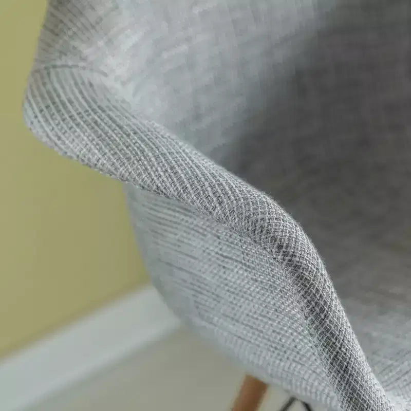 Fauteuil de style Mid-Century Modern en tissu avec pieds en bois de hêtre